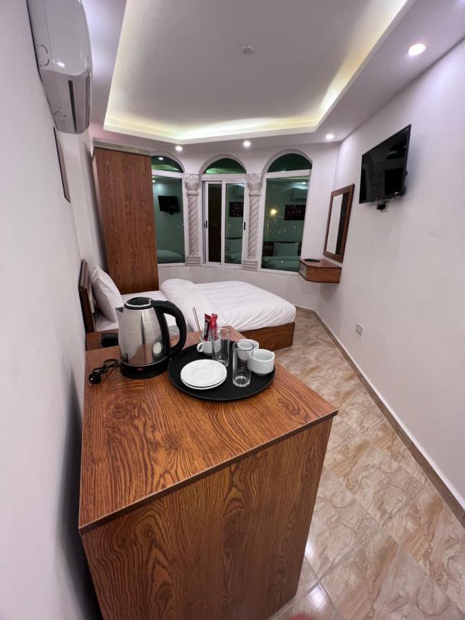 Petra Family Hotel Wadi Musa Exterior photo